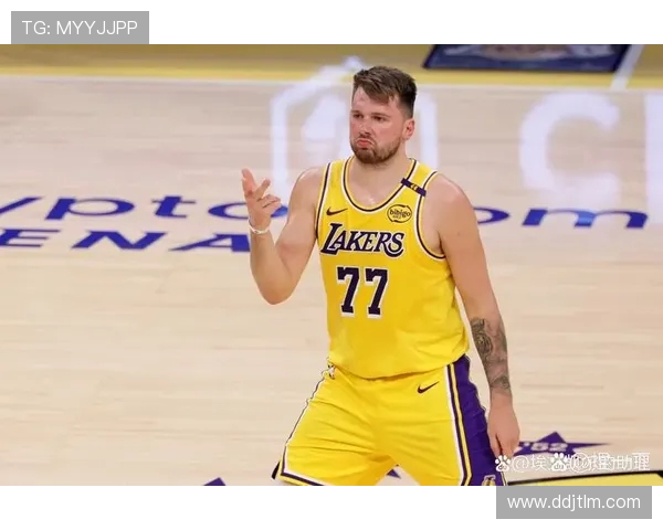 NBA新星崛起与老将传奇对决全景解析球场风云变幻与未来发展趋势