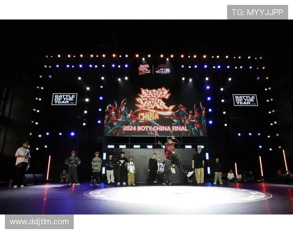 成都攀岩队在世界街舞大赛中的默契配合与精彩表现分析