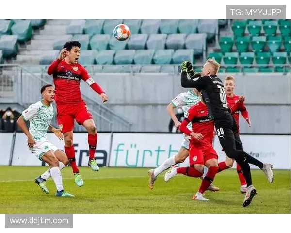 奥格斯堡与纽伦堡的激烈对决谁能在德甲赛场上笑到最后 奥格斯堡与纽伦堡的激烈对决谁能在德甲赛场上笑到最后